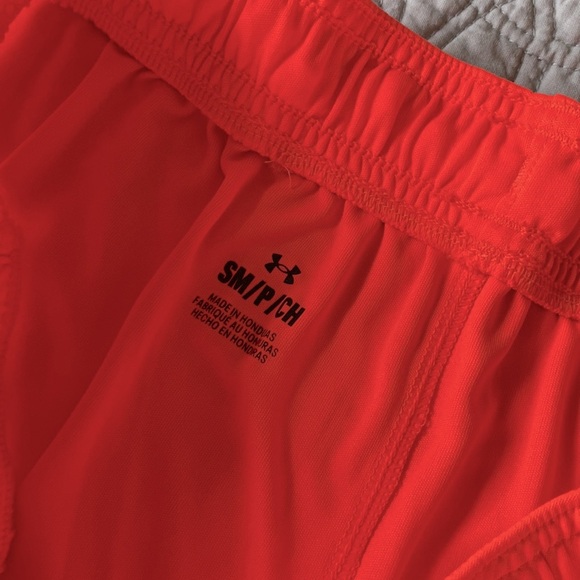 Under Armour Woman’s Challenger Knit Shorts Fluorescent Color - Picture 3 of 4